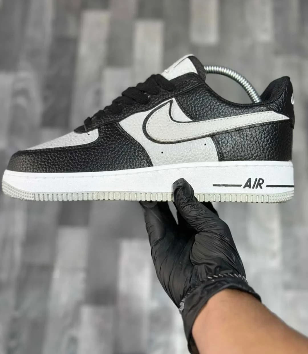 NIKE AIR FORCE 1 LOW BLACK & GRAY