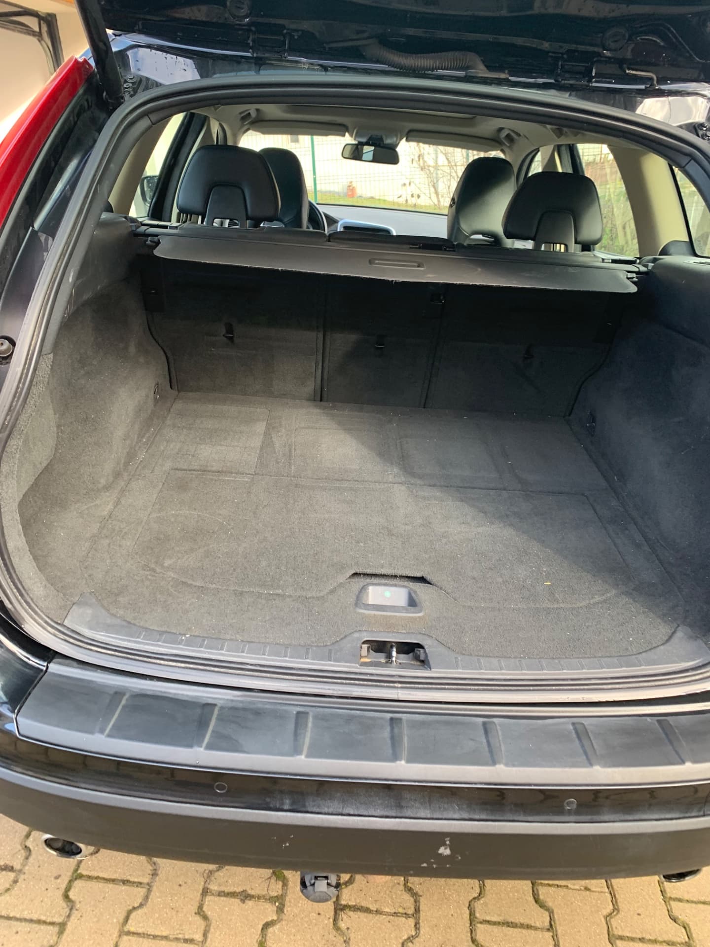Vând Volvo XC 60 negru , piele, automată, 4x4 – fotografia 6 din 8