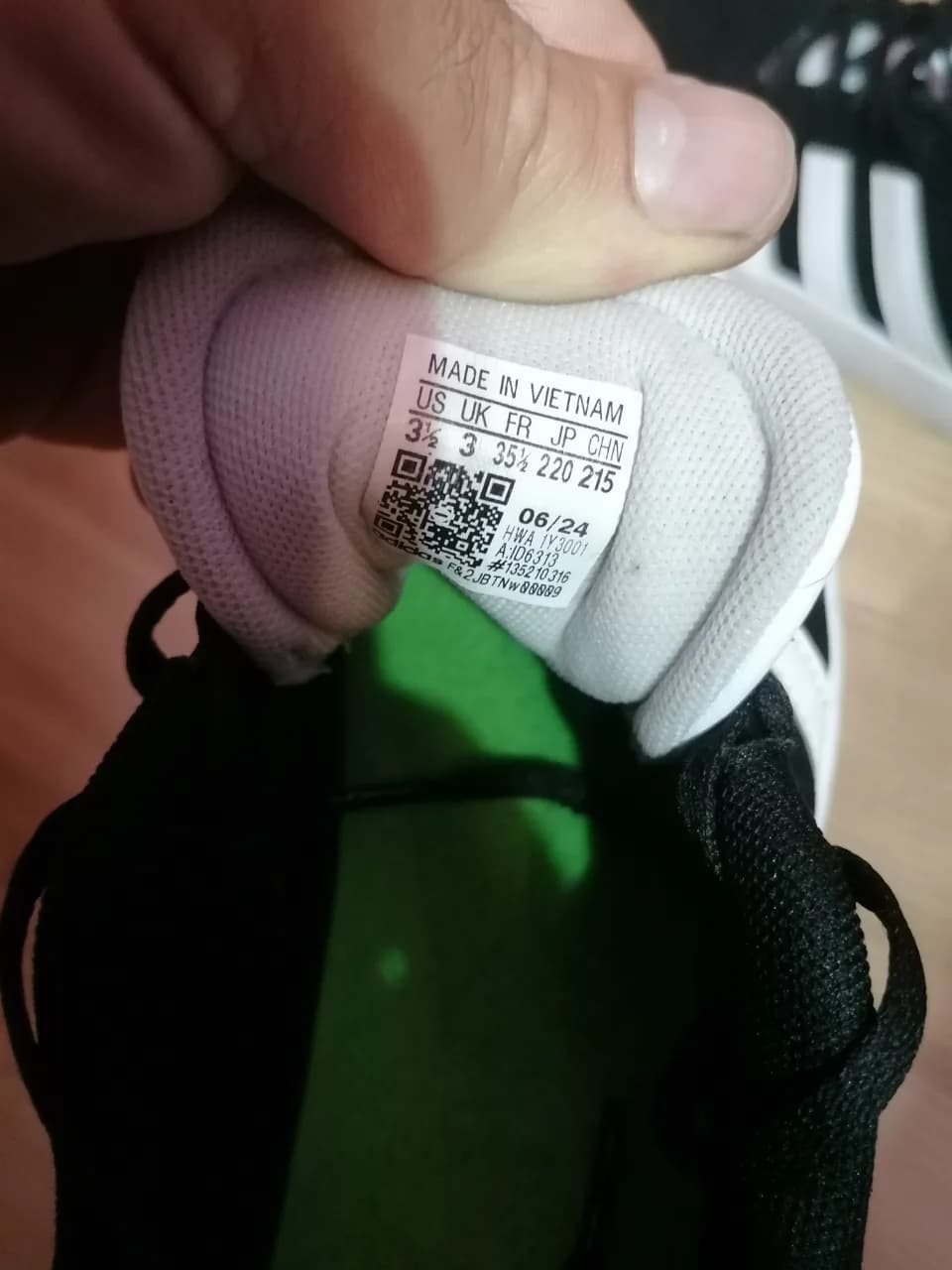 adidași marca adidas – fotografia 3 din 7
