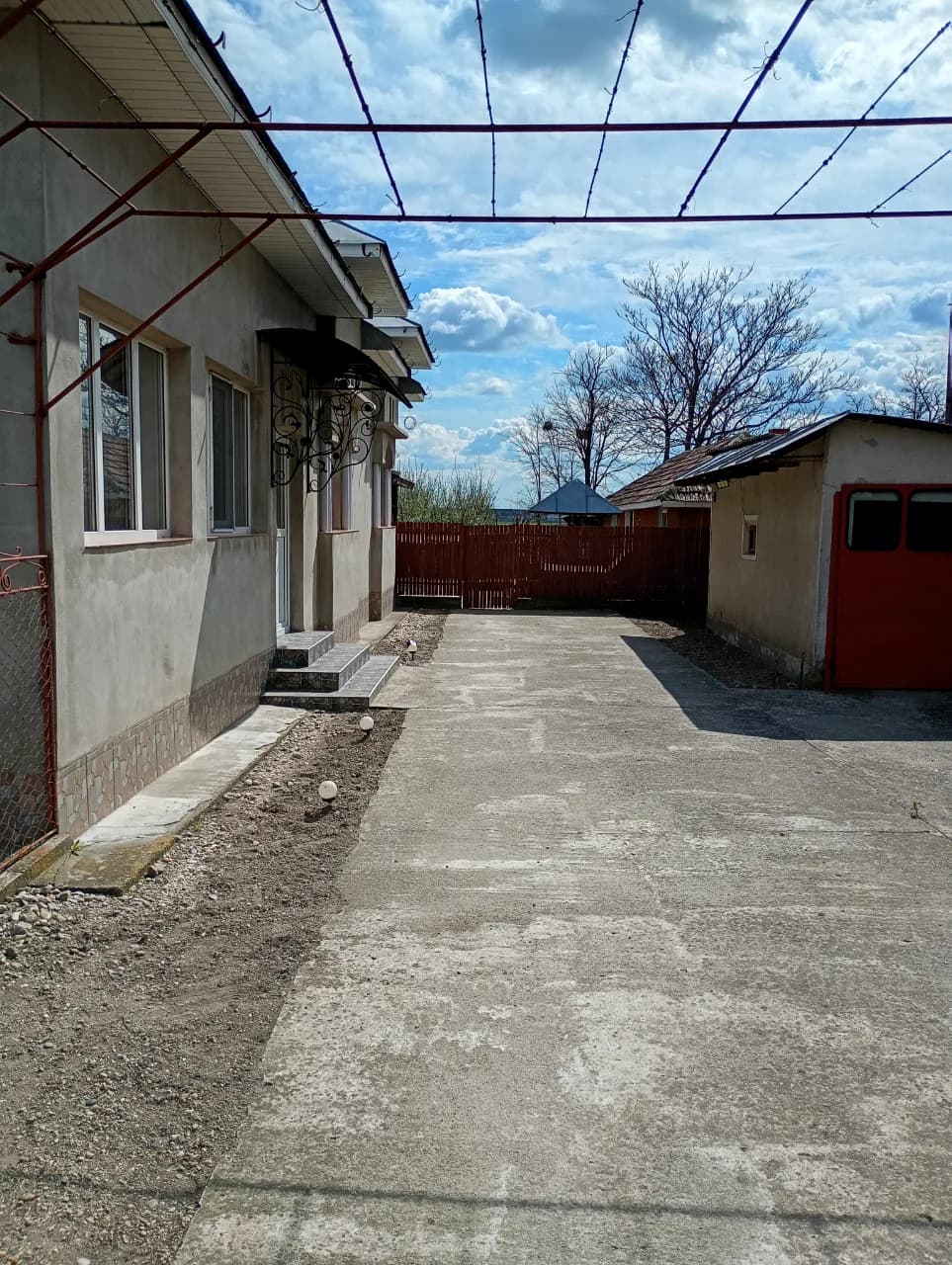 Casă și grădină – fotografia 2 din 8