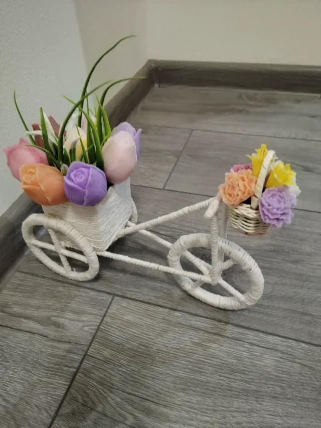 Vând bicicleta cu flori parfumate din baza de săpun natural
