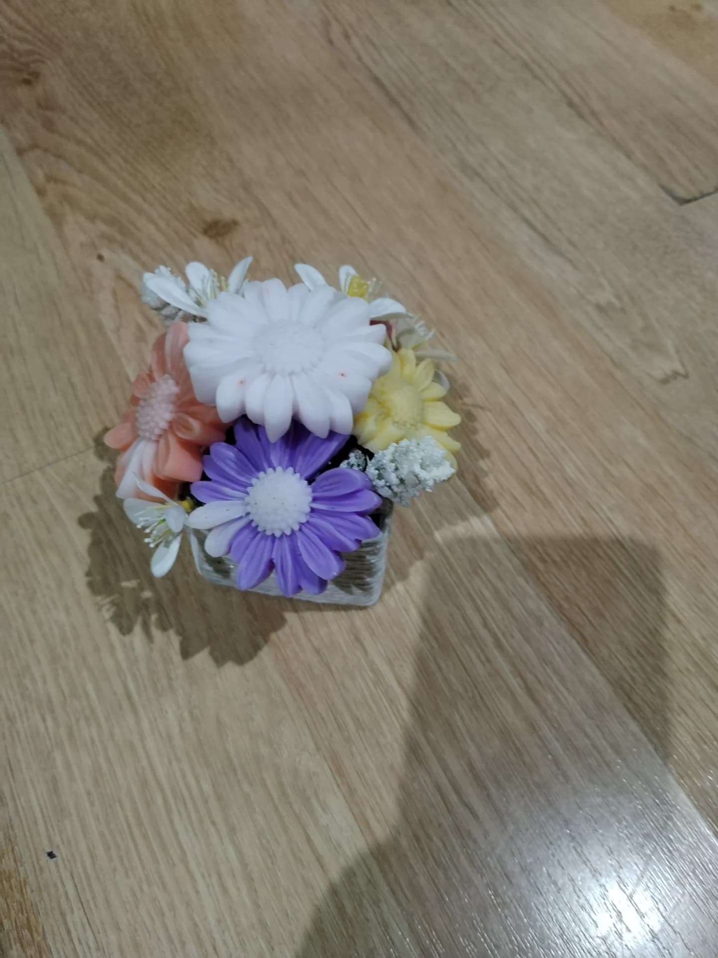 Vând aranjament floral parfumat din baza de săpun natural – Motru, Gorj