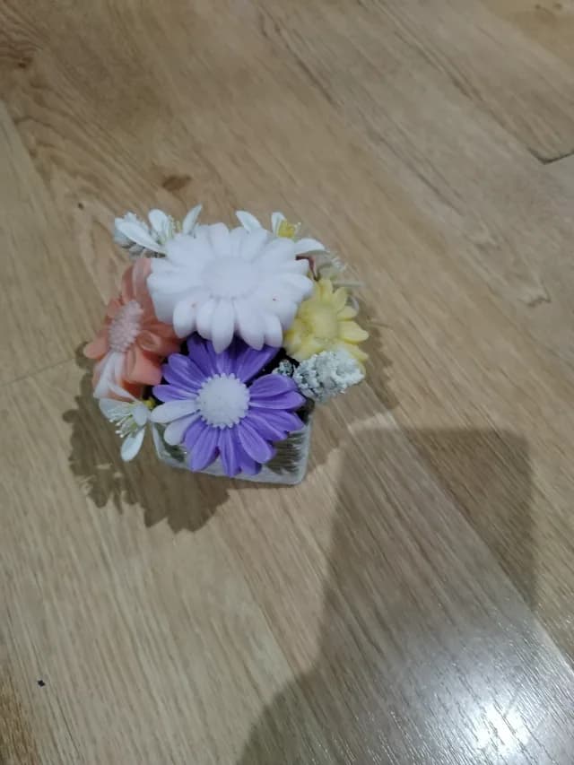 Vând aranjament floral parfumat din baza de săpun natural