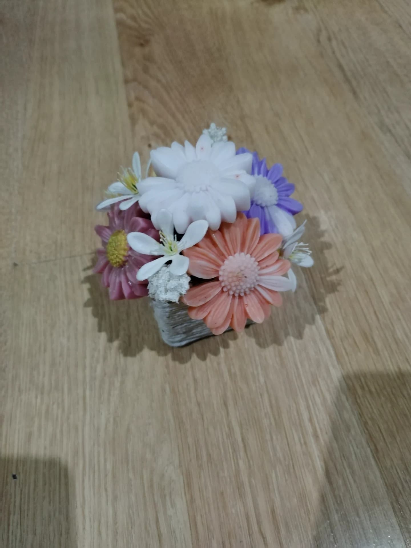 Vând aranjament floral parfumat din baza de săpun natural – fotografia 4 din 4