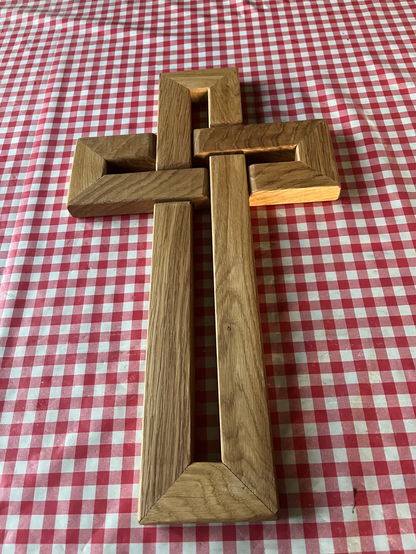 Cruce decorativă din lemn – fotografia 2 din 2