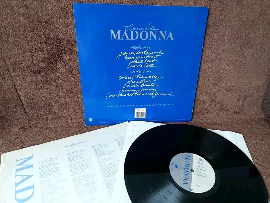 MADONNA - True Blue (LP 1986 Germania) – fotografia 2 din 3