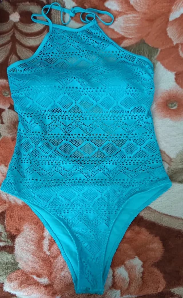 Vand costum de baie
