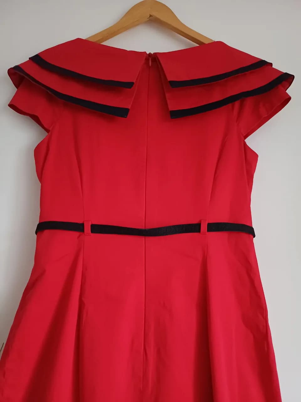 Rochie superbă în stil retro, de un roșu vibrant, brand madame – fotografia 4 din 8