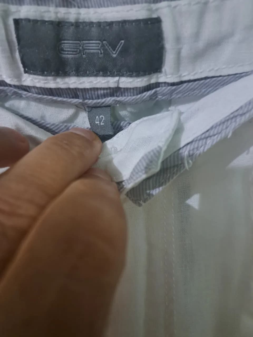 pantaloni scurti din in – fotografia 3 din 5