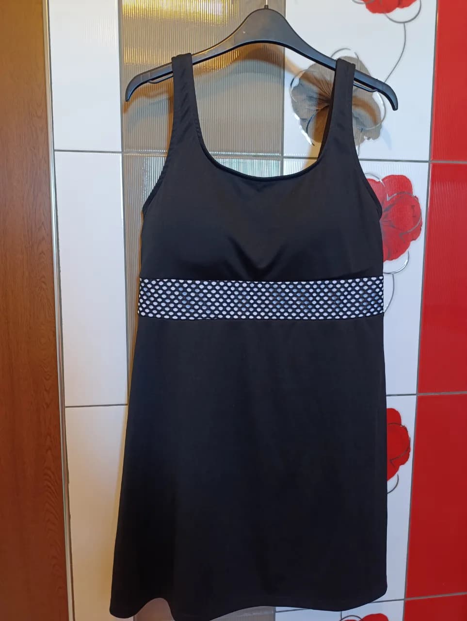 Costume de baie din 2 bucăți(rochie + pantaloni scurți),măr.46(maxim 74kg),pentru doamne aflate la a doua tinerețe🥰🥰 – fotografia 3 din 8