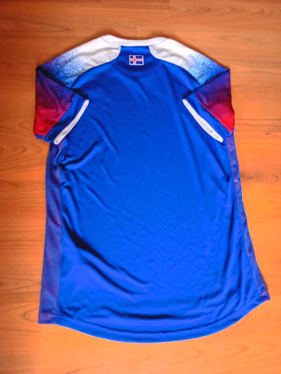 tricou Islanda 2018 original – fotografia 2 din 2