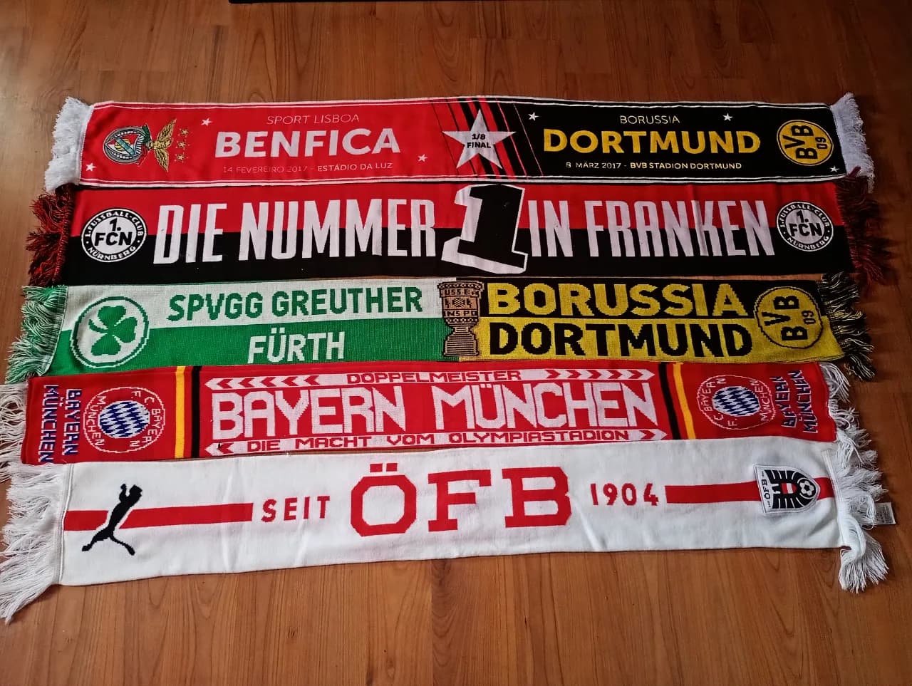 Lot 5 fulare fotbal 85 lei