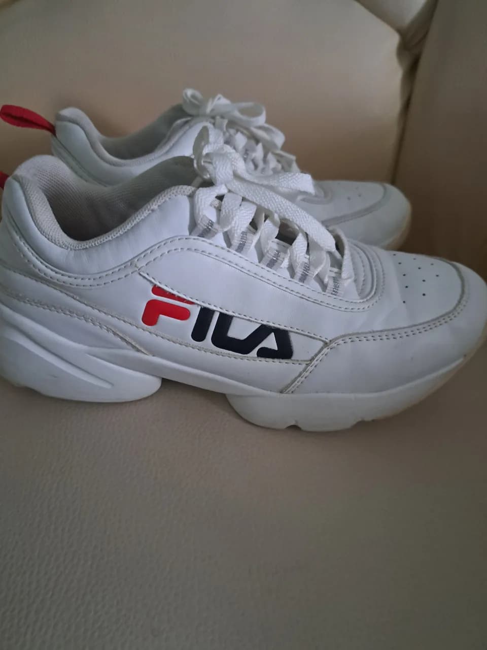 adidasi FILA nr 38