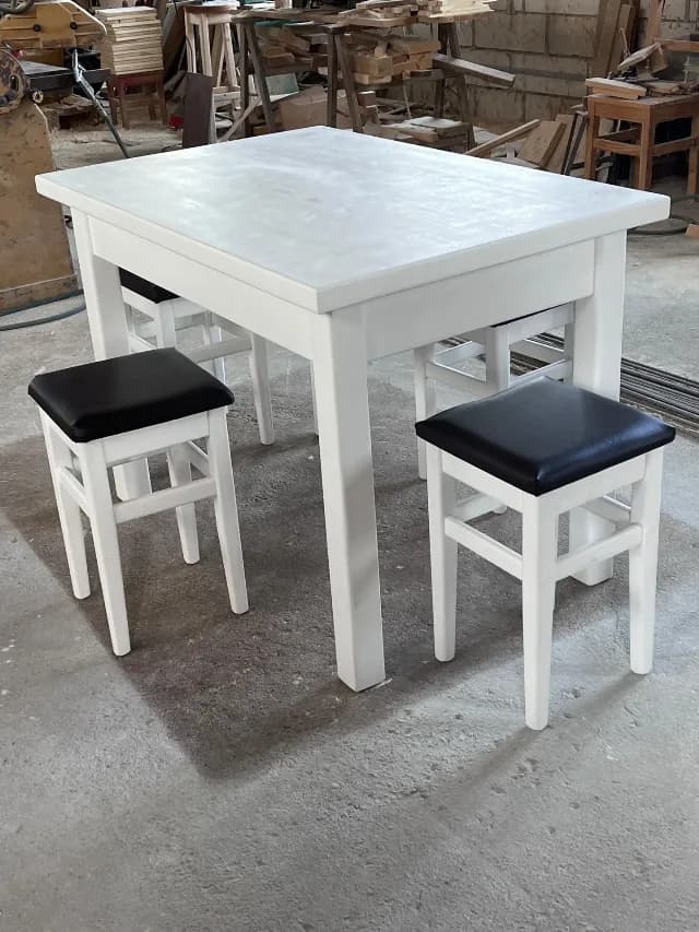 Set bucătărie din lemn masiv