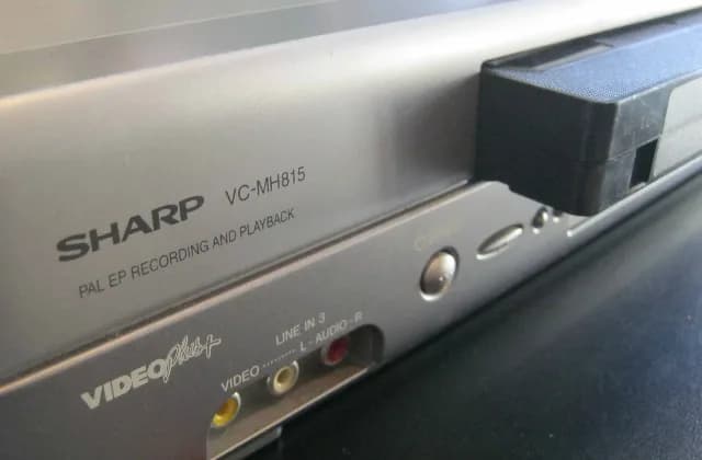 Transfer casete video VHS la DVD sau stick
