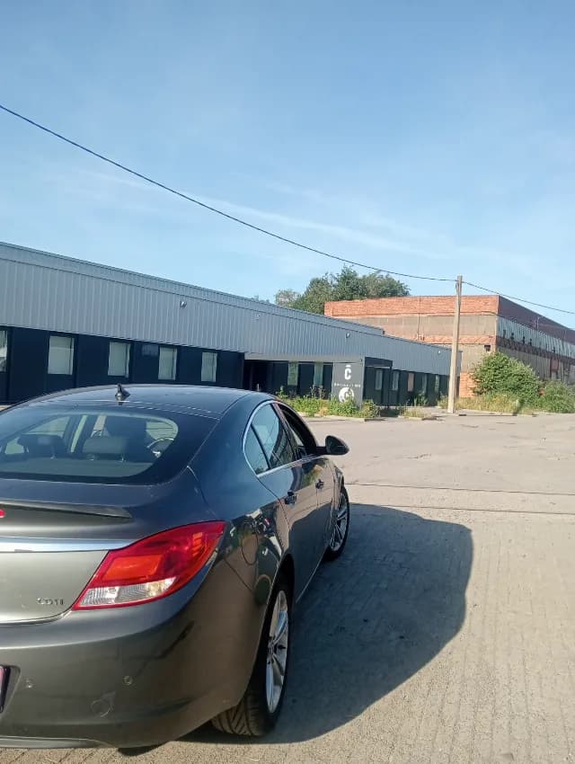 Vând Opel insigna An 2012 ⛽