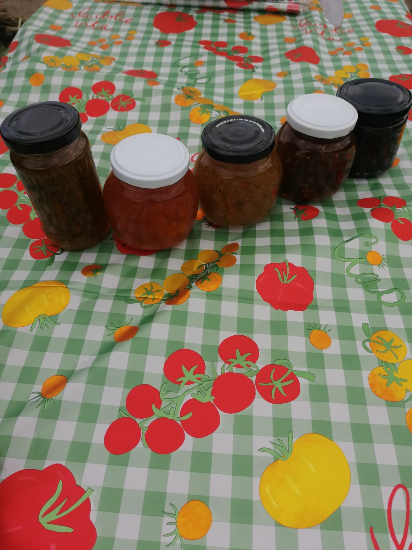 Dulcețuri din flori