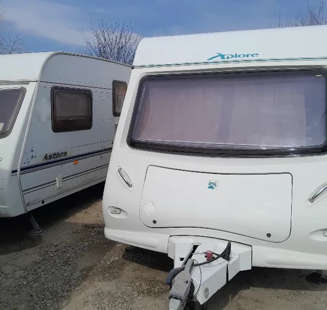 Rulote complet utilate cu baie bucătărie proprie