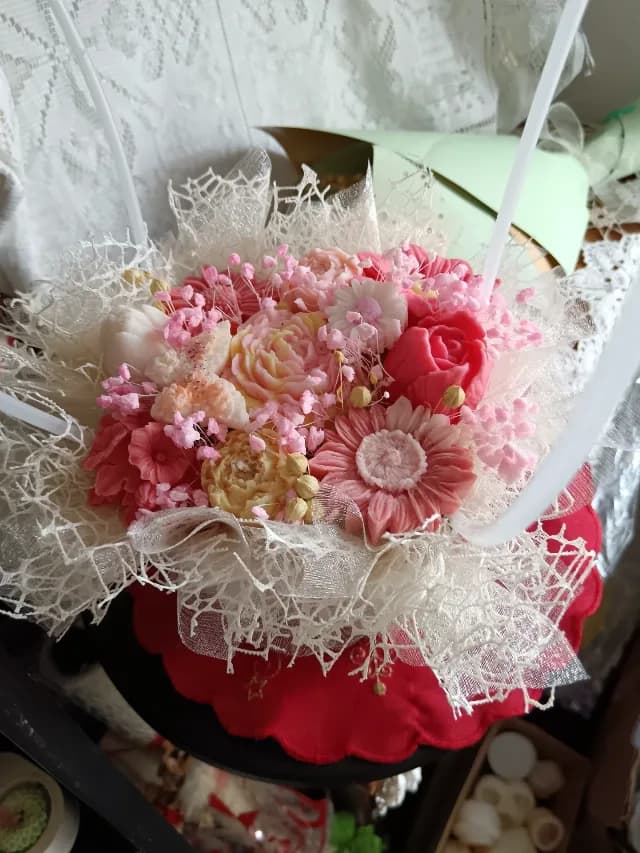 Aranjament floral din ceară naturală de soia
