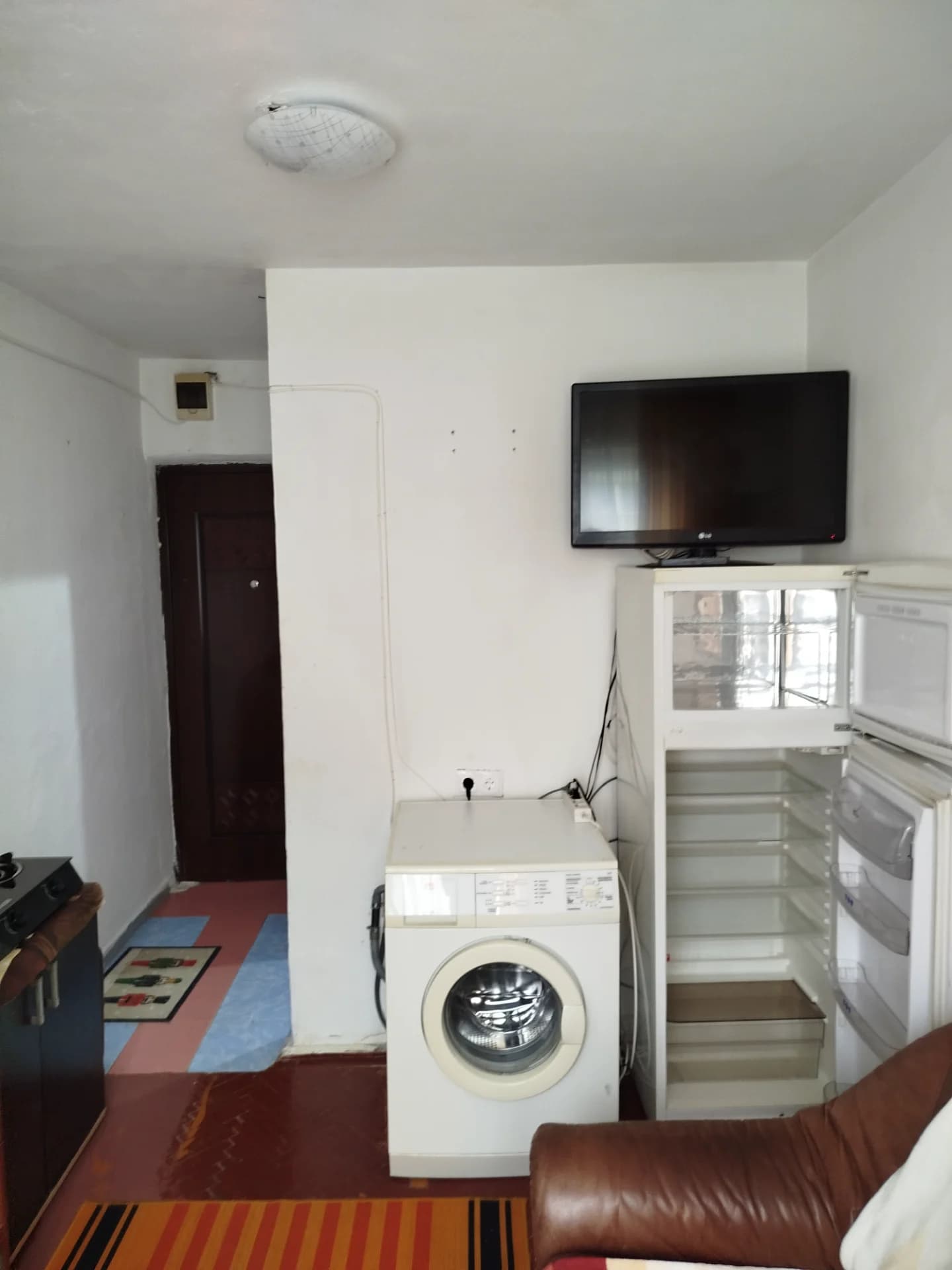 Proprietar închiriez garsoneră