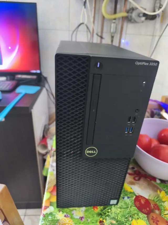 Vând Dell Optiplex 3050