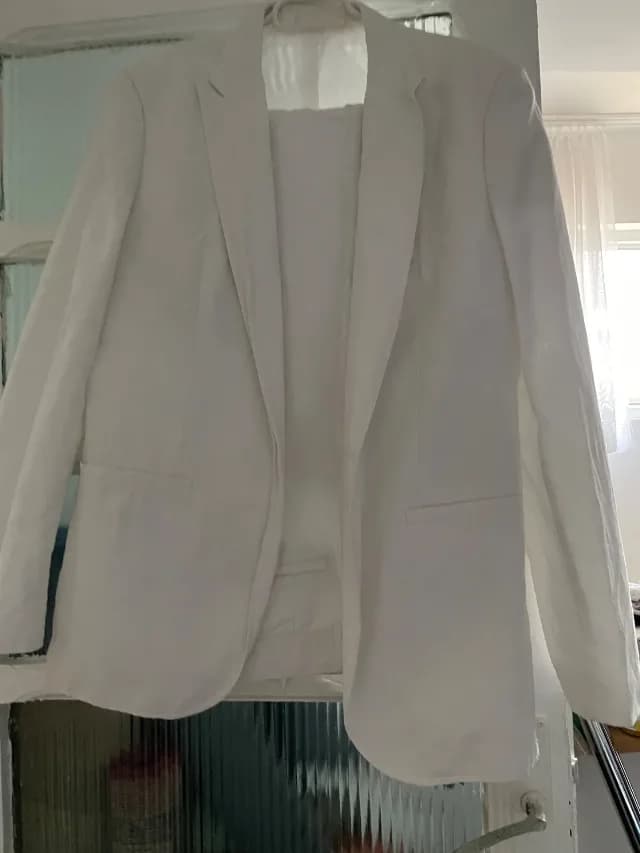 Vind Costum de in
