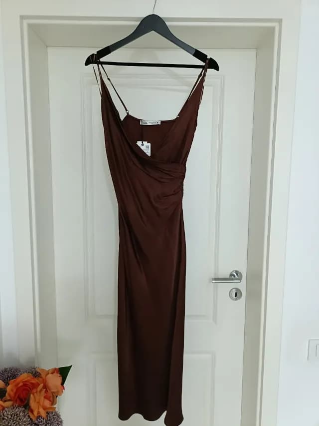 rochie lunga Zara cu decolteu adânc