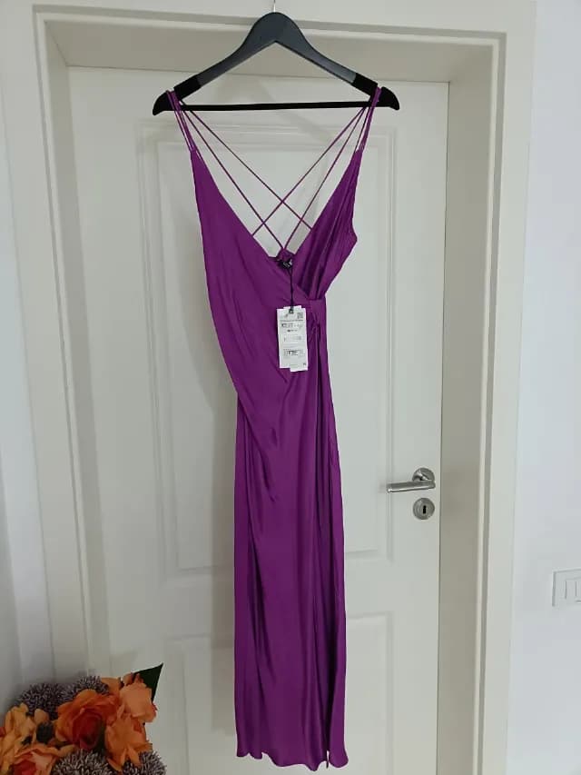 rochie lunga decoltată Zara