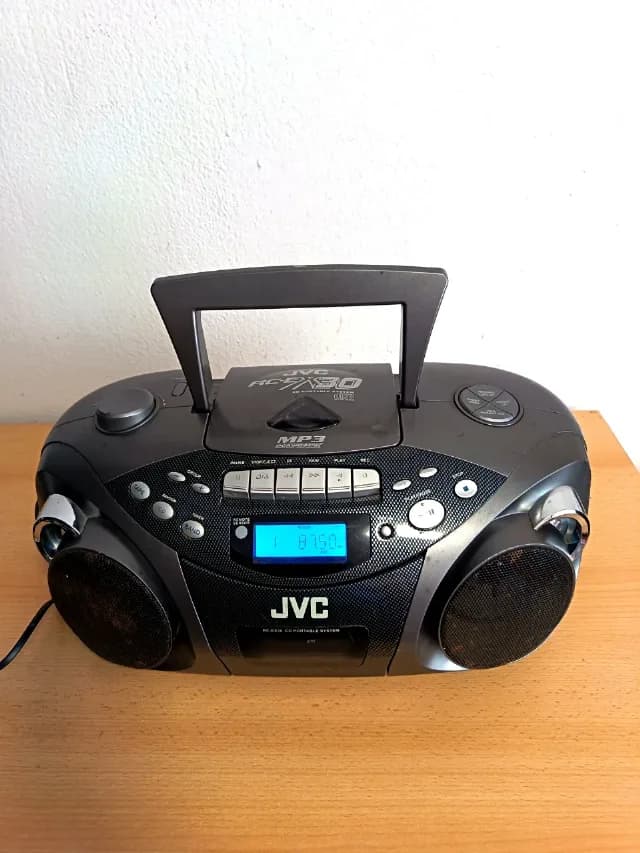 radio casetofon cu cd JVC
