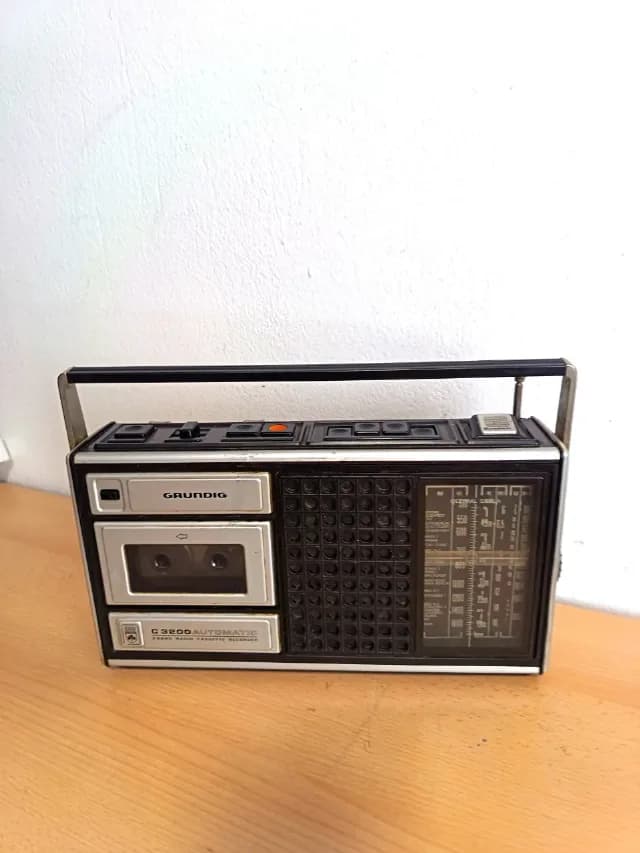 radio casetofon Grundig