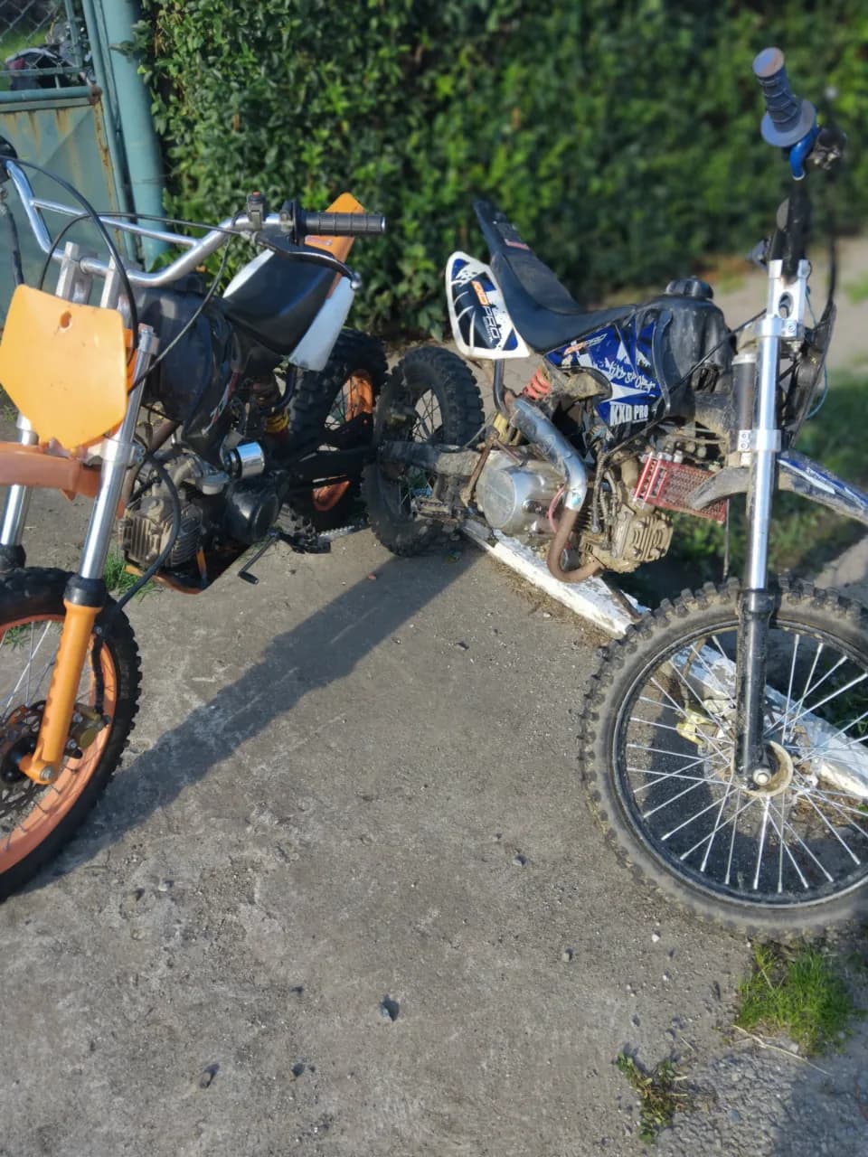 vind 2 crosuri 125 cc set nou refăcute total
