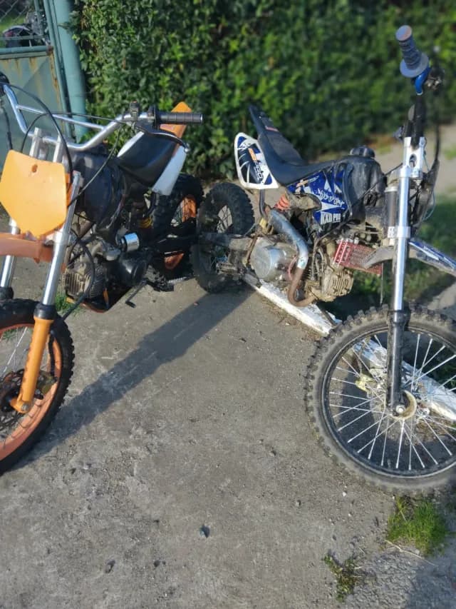 vind 2 crosuri 125 cc set nou refăcute total