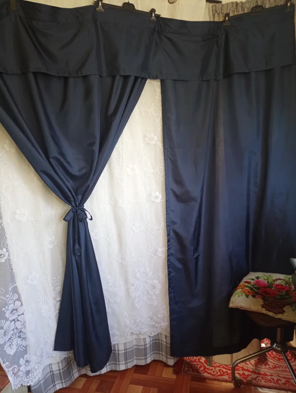 Set perdea Pașcani+draperie mătase.Latime 2.3 m Înălțime 1.85 m