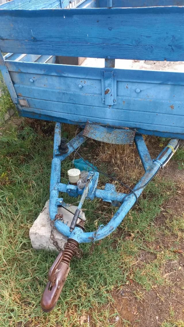 se vinde remorca Autonova 750 kg.