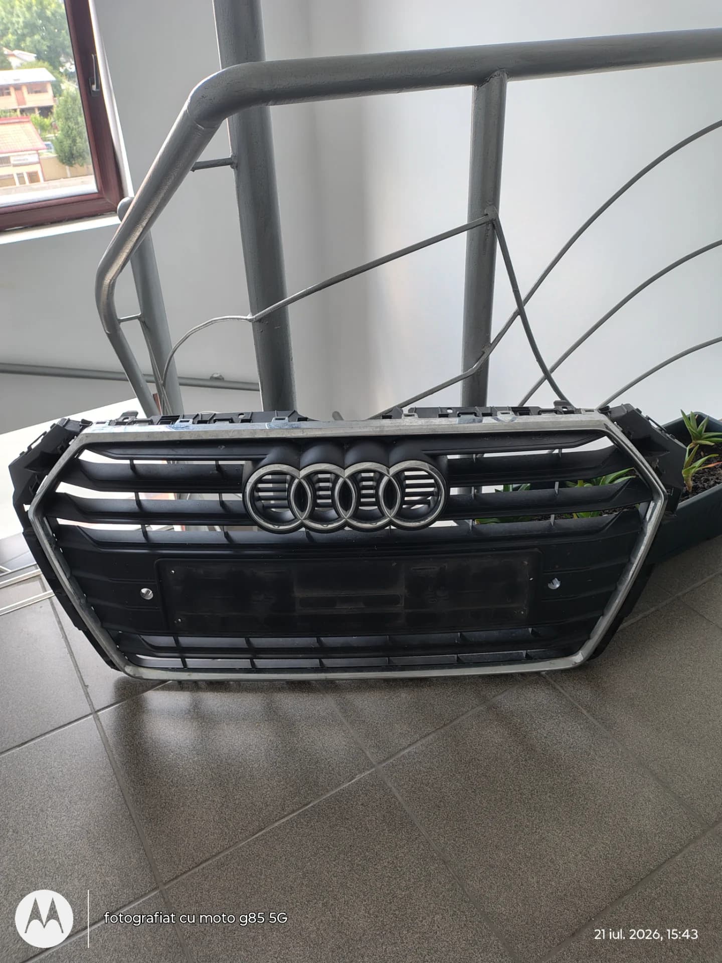 Grila radiator Audi A4 B9 cu orificii senzori