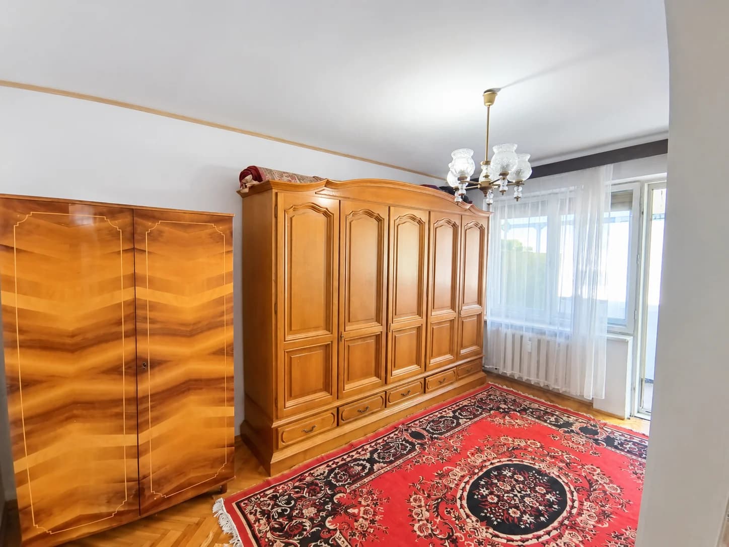 Apartament 2 camere decomandat de vânzare în George Enescu – etaj 3, bloc cu lift, ideal pentru amenajare după propriul gust
