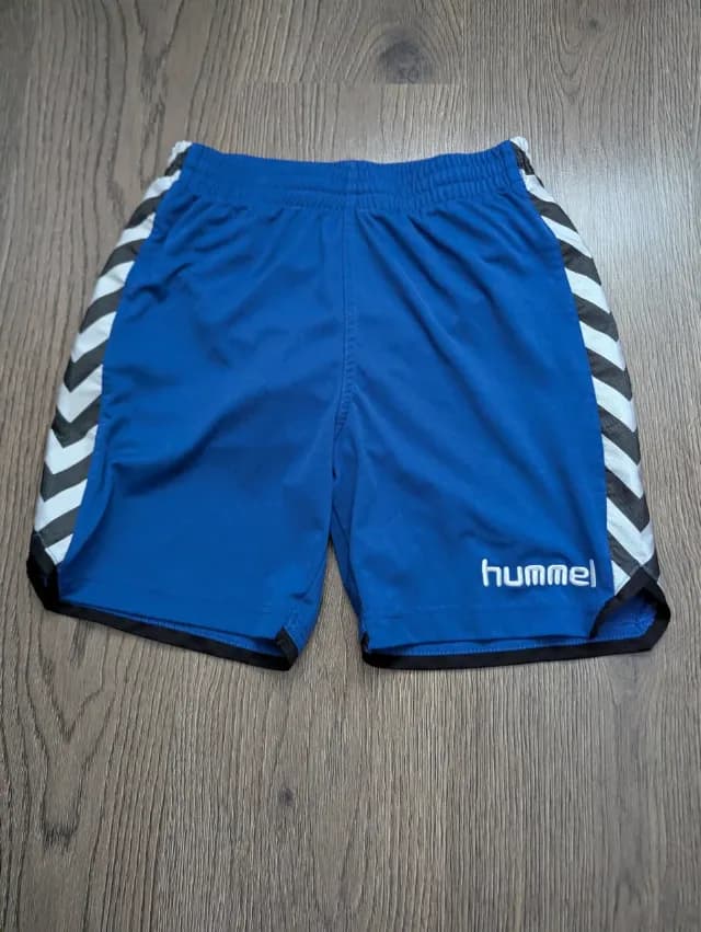 Pantaloni scurți Hummel mărimea XS
