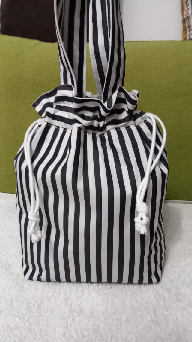 Sacoșă bucket tip săculeț