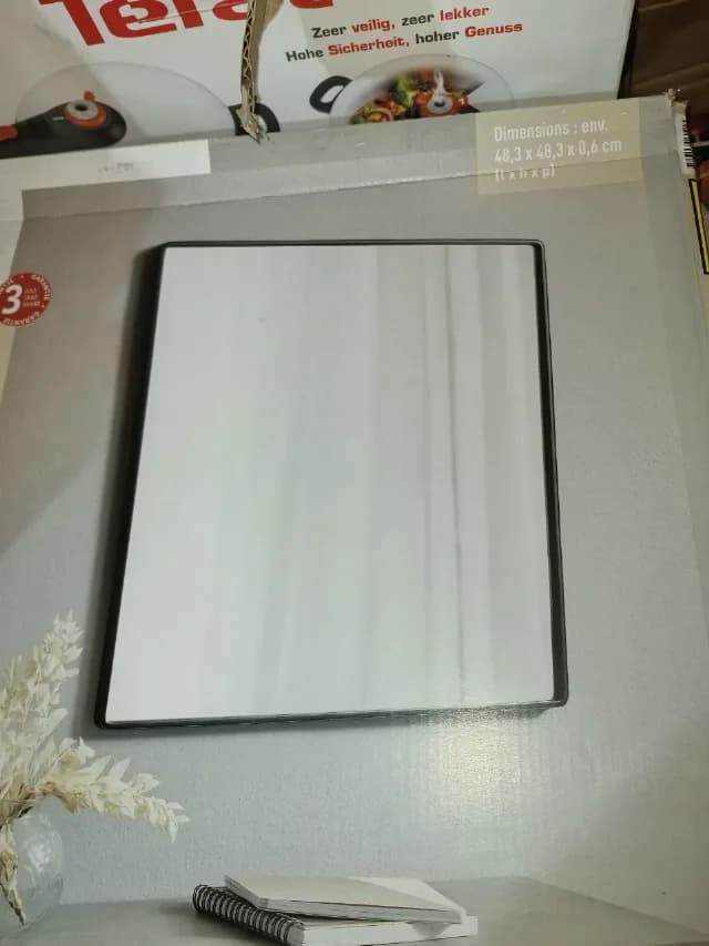 Oglindă în stare foarte bună
