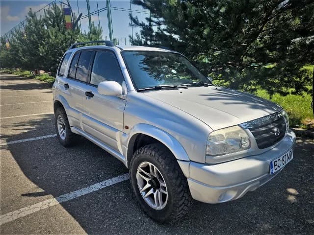 Suzuki Grand Vitara 2005 - 2.0 benzina - 4x4 cu reductor - Stare foarte buna