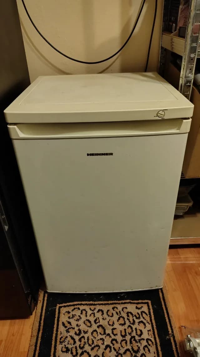 Congelator Heinner HFF-85HA+, 85 l, 4 sertare, Clasa A+, Control mecanic, H 85 cm, Alb