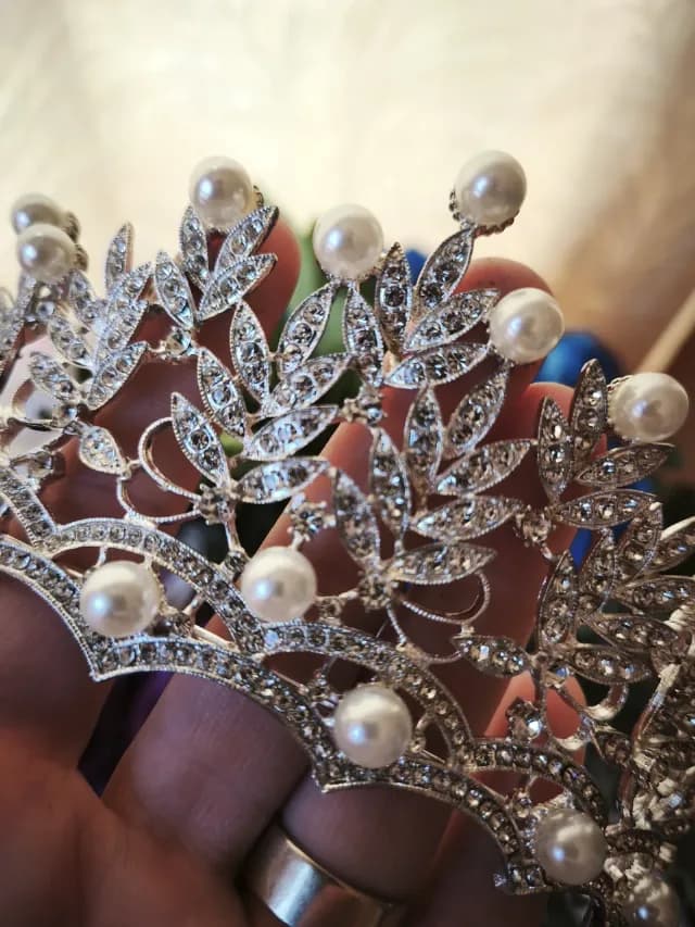 Tiară elegantă pentru mireasă