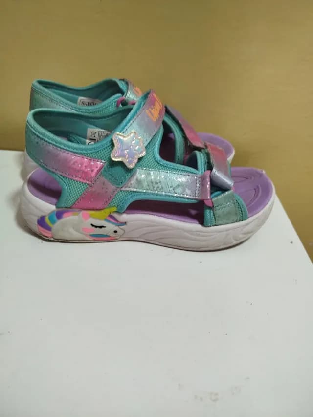 Sandale Skechers fetite