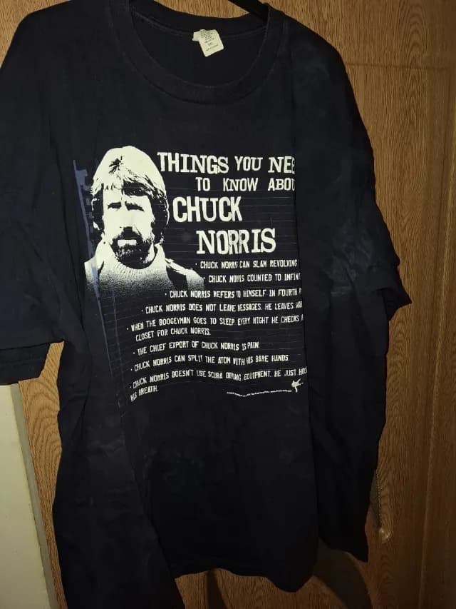 Triou cu Chuch Norris, albastru, stare foarte buna, mar . xxl.