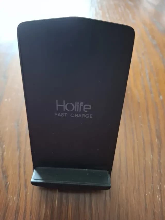 Incarcator vireless si suport vertical de telefon, stare buna de functionare.