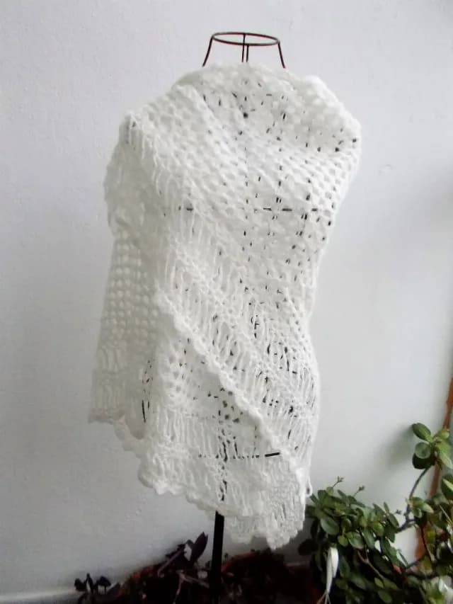 Sal lung, cu colt in spate - handmade - Kid mohair - Alb - masura universala
