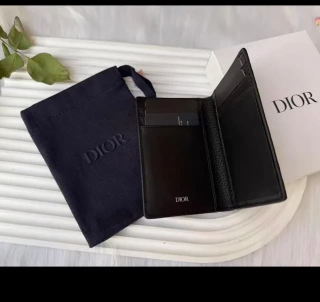Carcasa card Dior cu saculet și cutie Dior
