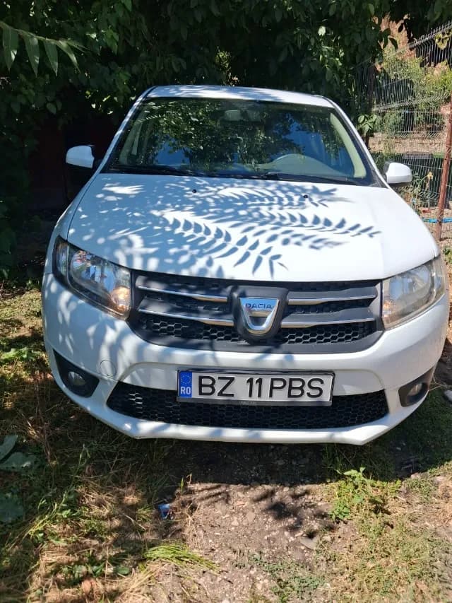 Dacia Sandero alba