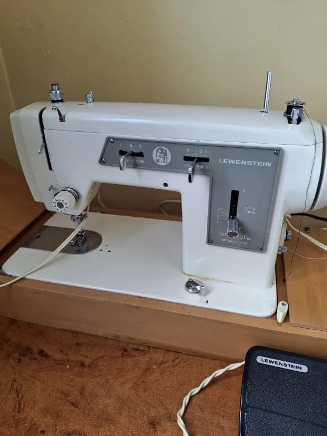 Masina de cusut electrica Lewenstein