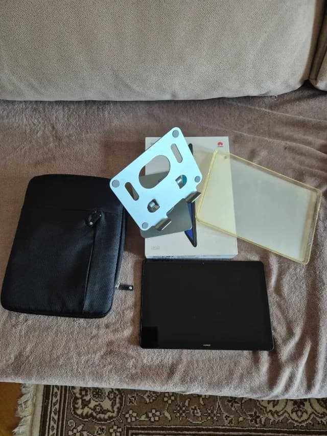 HUAWEI Mediapad T5, 10.1" Full HD, 2GB cu 16GB memorie, sim 4G, WiFi, model AGS2-L09